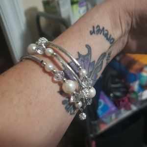 Silver stretchy bracelet